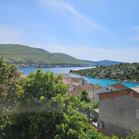 Apartment Autocamp Panorama Grebastica