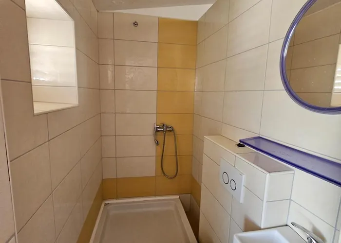 Autocamp Panorama Apartman Grebastica