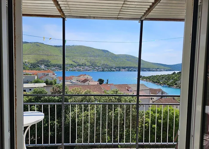 Autocamp Panorama Apartman Grebastica